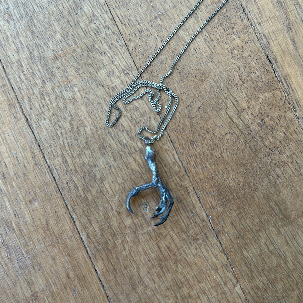 Vintage talon eagle claw iconic witchy gothic statement dainty pendant necklace - Picture 6 of 9